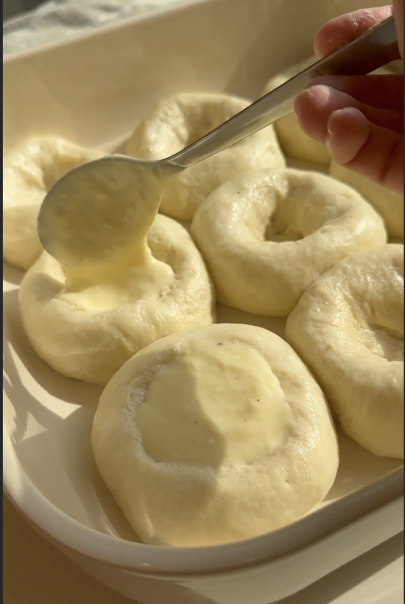 Teiglinge wernde befüllt mit Vanille Pudding